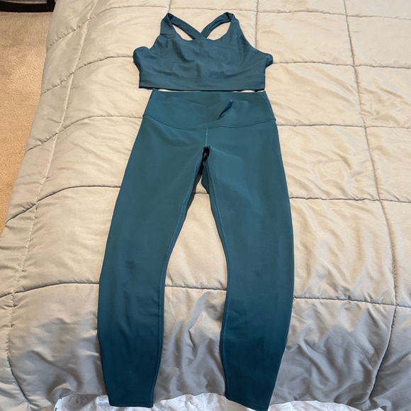 Fabletics Pants - Fabletics Teal Leggings and Top Set